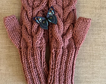 Gloves, for her, warm accessories, gift,  yarn gloves, women gloves, cozy warm, winter warm, ladies knits, great gift, texting gloves.