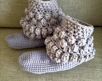 House Slippers, for her, home slippers, great gift, yarn shoes, women slippers, warm feet, booties, winter warm, ladies knits, house slipper