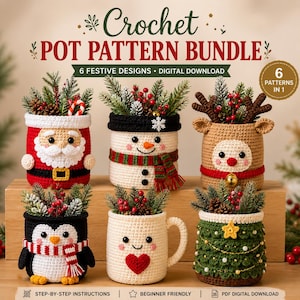 Könnte beinhalten: Ein digitales Häkelmuster-Set mit sechs festlichen Topf-Designs: Weihnachtsmann, Schneemann, Rentier, Pinguin, Tasse mit Herz und Weihnachtsbaum. Der Text lautet Crochet POT PATTERN BUNDLE 6 FESTIVE DESIGNS DIGITAL DOWNLOAD.