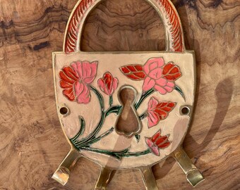 Gancho de pared con candado de latón vintage, perchero con ojo de cerradura floral esmaltado, decoración retro bohemia para pasillo, adorno de pared estilo cottagecore