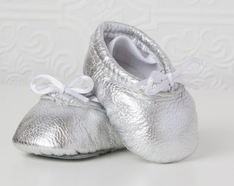 Baby Ballet Slippers - Silver - premie newborn toddler ballet slippers moccasins