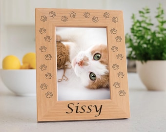 Marco personalizado para fotos de gatos, con huellas de patas y nombre grabados con láser, un recuerdo inolvidable para tu mascota.