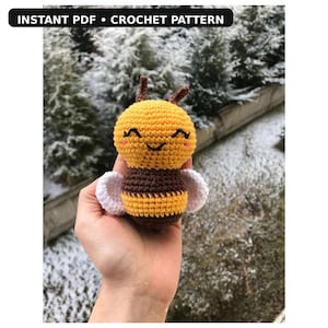 Chubby Smiling Bee Crochet Pattern, Amigurumi Bee Keychain PDF, Easy Bee Plush, Instant Download