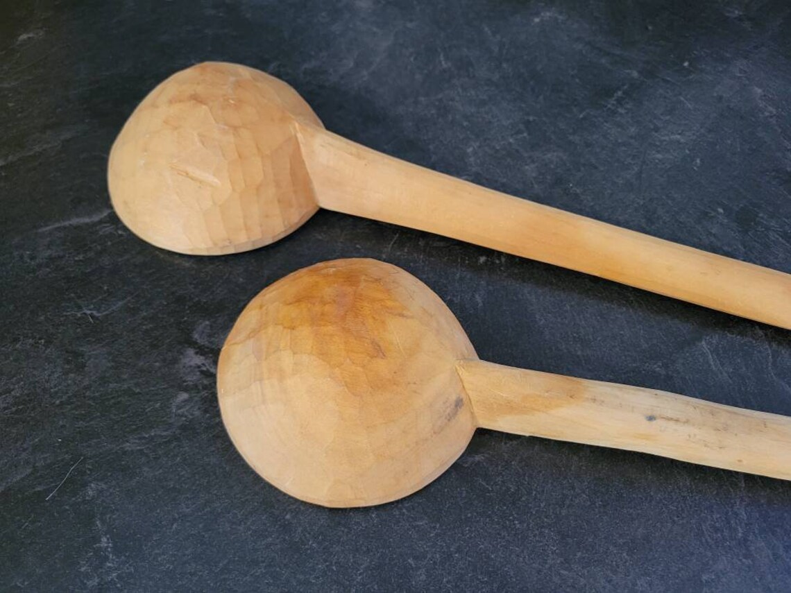 2er Set große handgeschnitzte rustikale Holzlöffel | Etsy