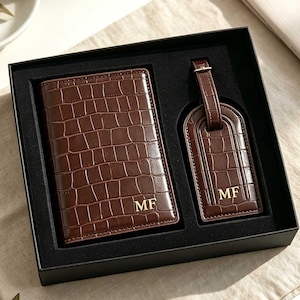 Personalized Initial Croc Passport Wallet & Luggage Tag Gift Set, Custom Bridesmaid Honeymoon Leather Travel Accessory