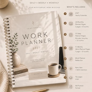 Może przedstawiać: Spiralny planer pracy na rok 2027 z kremową okładką i napisem Selah Mindful Work Planner 2027. Planer zawiera sekcje dzienne, tygodniowe i miesięczne oraz listę zawartości obejmującą 24 strony miesięczne, 72 dzienne, 12 tygodniowe i sekcje refleksji w formacie pionowym A4.