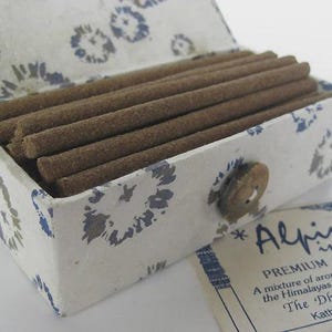 Dhoop Factory Alpine Tibetan Incense Sticks – 4 inch Natural Spruce & Juniper Blend | Root Craft