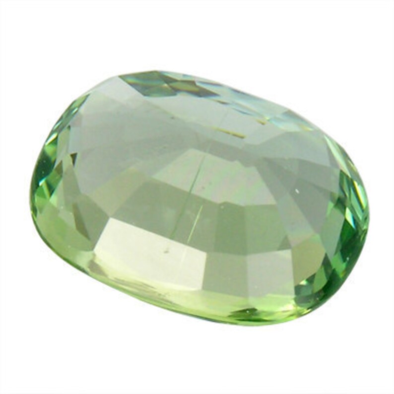 Pierre Kornerupine Verte 1.66 Carats - Provenance Tanzanie - Taille Princesse 11.3 X 5.8 X 4.4 Mm - Naturelle Sans Traitement