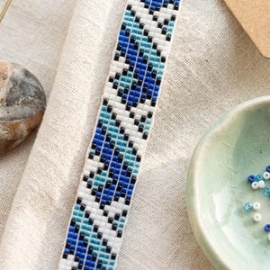 Bracciale in perline "Onda blu"