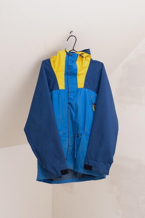 Berghaus, Berghaus Mera Peak Vintage Men's Blue Gore-Tex Nylon 90's Jacket Sz L Made in UK