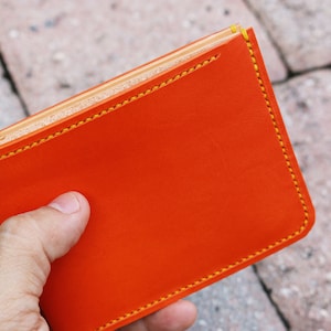 Cartera para hombre de cuero cosido a mano - Cuero curtido vegetal - Cartera de cuero naranja - Cuero italiano Buttero de Conceria Walpier - 010315
