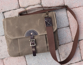 Small Messenger Mailbag - Waxed canvas - handmade by Alex M Lynch - 010291