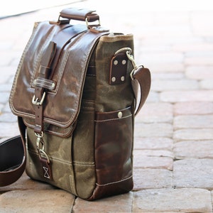 Vertical laptop messenger bag leather and waxed canvas 010115 image 6