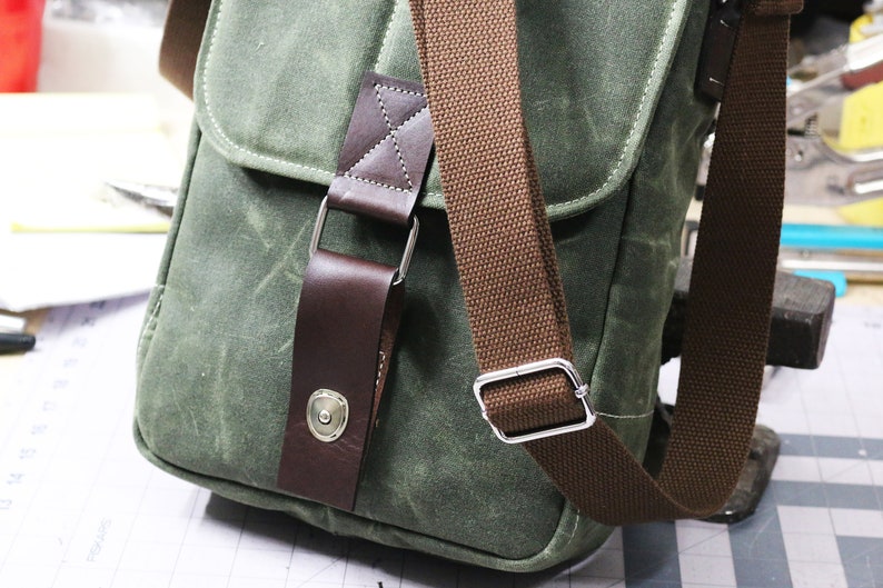 Vertical messenger travel bag tablet bag heavy waxed canvas cross body small bag 010140 image 3