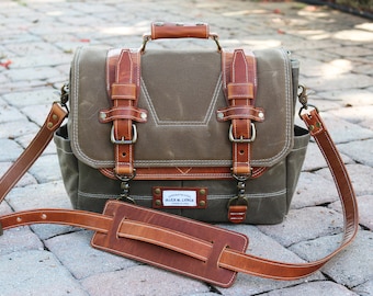 Gewaxte Canvas Messenger bag - Horween lederen accenten - handgemaakt door Alex M Lynch - 010310