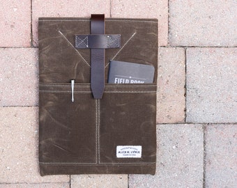 MacBook sleeve with front pockets - waxed canvas and wool felt lining - made in USA - 010222