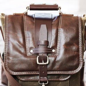 Vertical laptop messenger bag leather and waxed canvas 010115 image 3