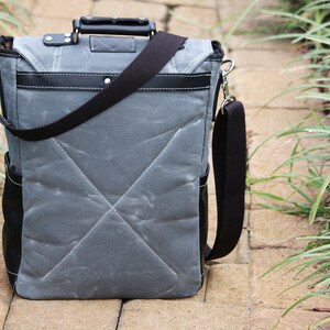 Vertical laptop messenger bag leather handle and shoulder pad 010122 image 2