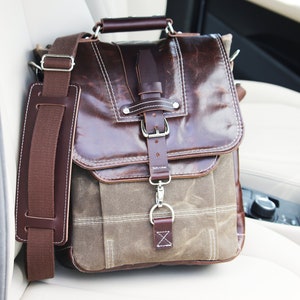 Vertical laptop messenger bag leather and waxed canvas 010115 image 2