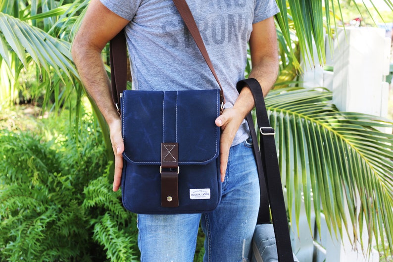 Vertical messenger travel bag tablet bag heavy waxed canvas cross body small bag 010312 image 1