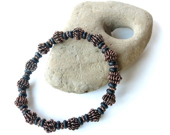 Beaded stretch bracelet / black & copper bracelet  / stretchy bracelet / elastic bracelet / clasp free bracelet
