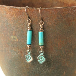 Turquoise & copper earrings / turquoise dangle earrings / verdigris Greek Meandros charm / copper dangle earrings / boho jewelry immagine 7