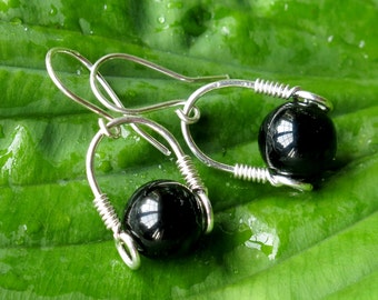 Black onyx earrings / Sterling silver earrings / wire wrapped jewelry / black & silver earrings / gemstone earrings / handmade earrings