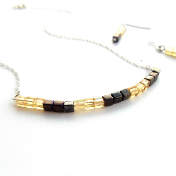 honey bee jewelry set // glass bead necklace and earrings