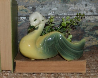 Hull Mother Goose Planter Green Platter