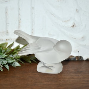 Lalique Sparrow Bird Coloreux Signed French Frosted Crystal Head Under Wing