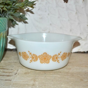 Pyrex Butterfly Gold 474 Bowl Casserole  Flower Butterfly Bowl