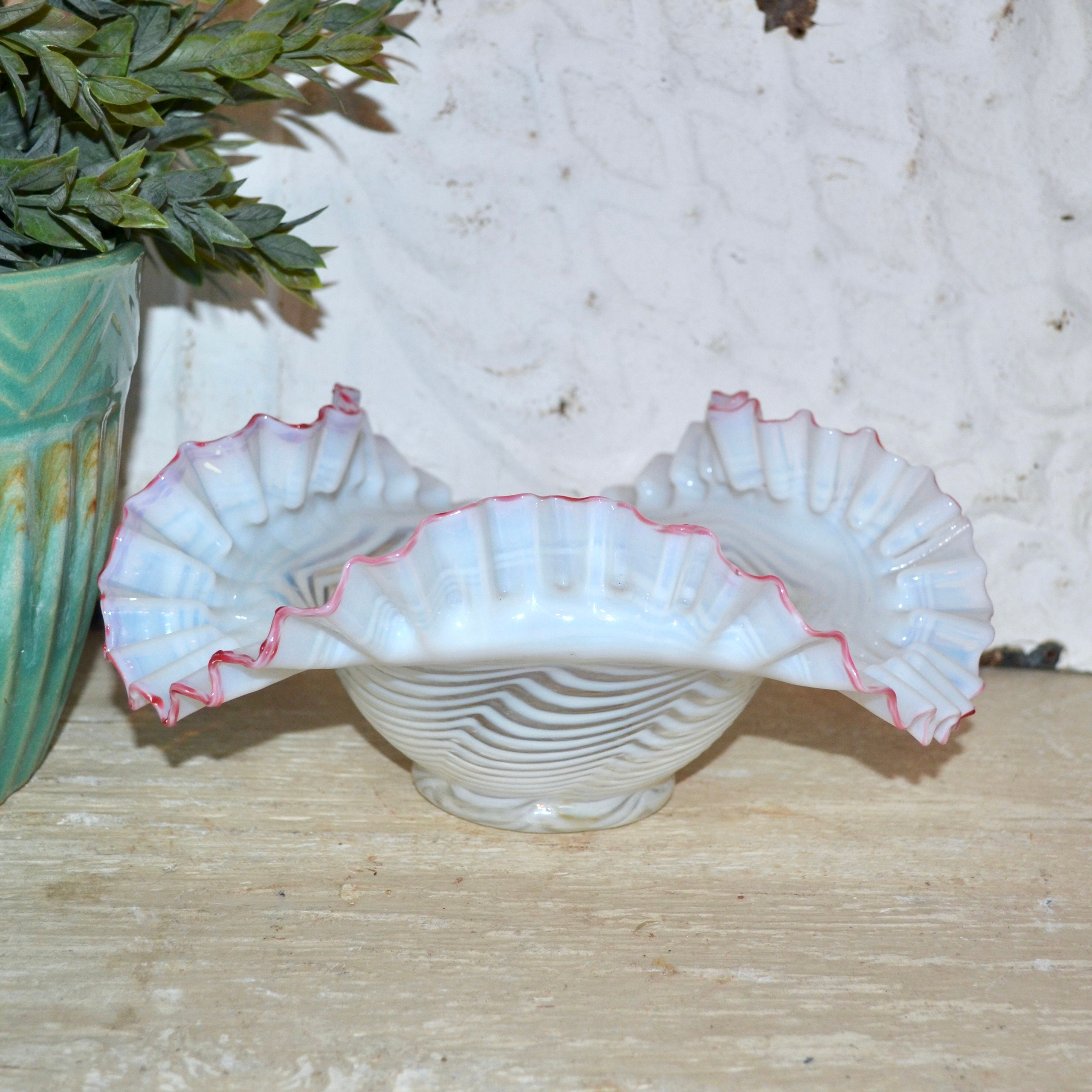 Fenton フェントンクランベリーグラスフリルエッジボウル ヴィンテージ