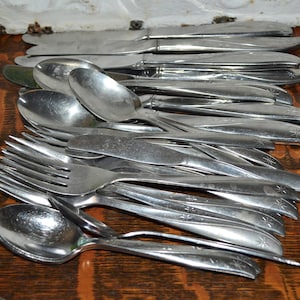Oneida Twin Star Community Stainless Flatware Set of 32 Mid Century Modern