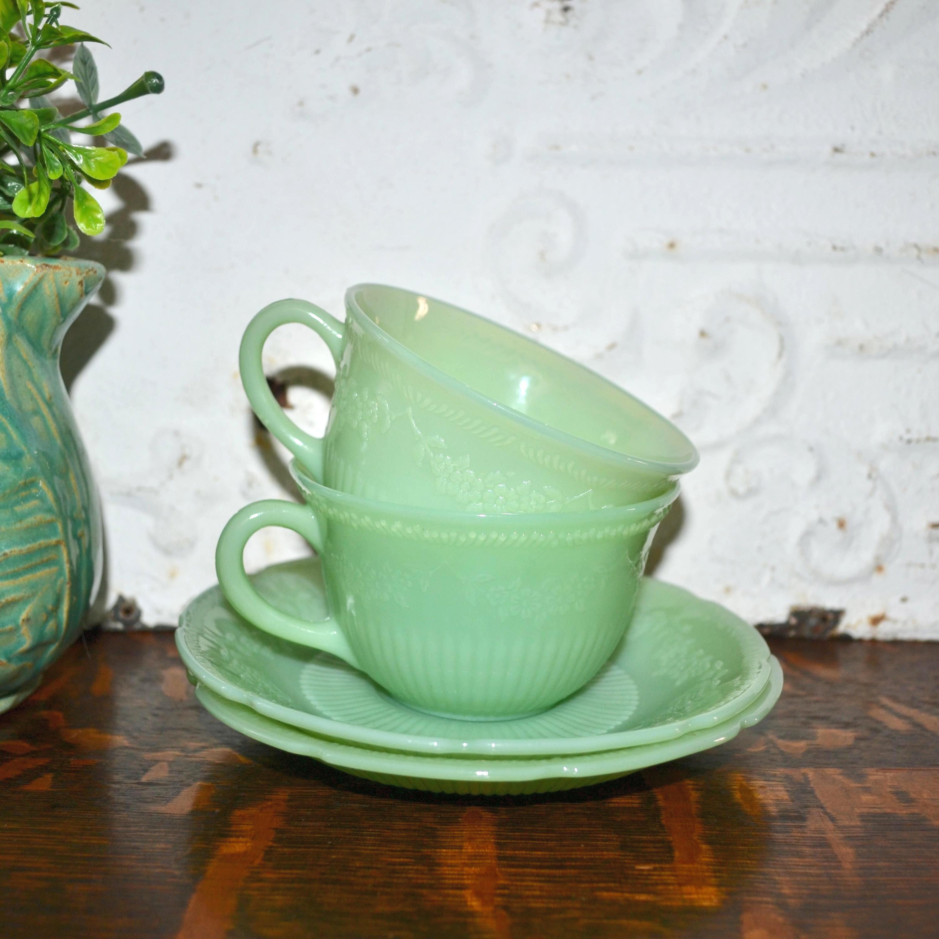 Fire-King アリス　カップ＆ソーサー 2客セット Fire King Jadeite Alice Cup Saucer Set – Retro Floral Kitchenware