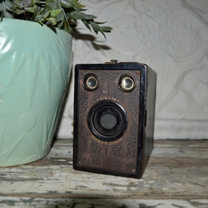 Brownie Junior Six-16 Camera Vintage Photography Box Camera