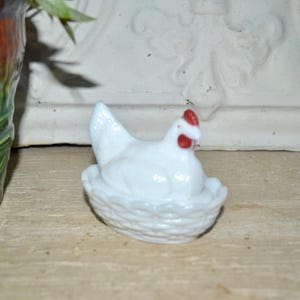 Westmoreland White Hen on a Nest Mini Milk Glass Chicken Candy Dish