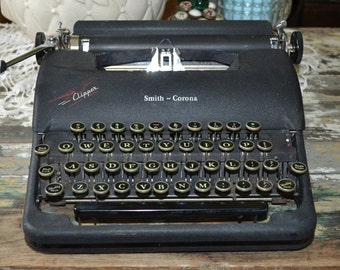 Smith Corona Clipper 4C Series Floating Shift Portable Typewriter With Case Vintage Manual Typewriter