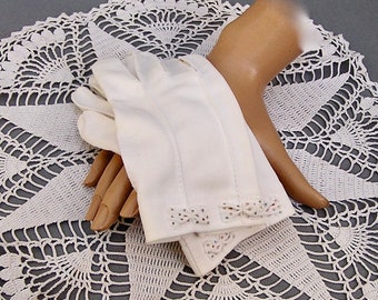 Vintage Gloves with Bows & French Knot Embroidery