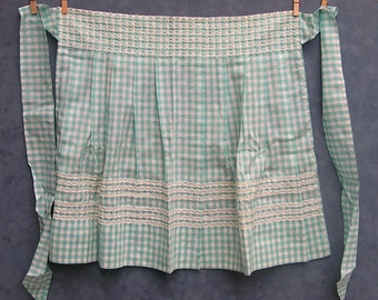 Vintage Apron . 1960s Blue Gingham Embroidered & Pleated Half Apron