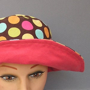 Groovy 60s Polka Dot Hat, Reversible Hat, Polka Dots or Solid Pink. Mod Vintage Cloth Hat image 2