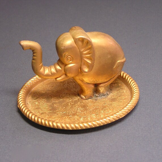 Vintage Elephant Ring Holder . Metal Jewelry Dish - image 3