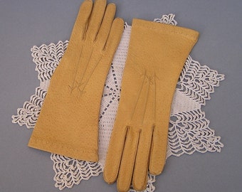 Vintage Ladies' Alexette Genuine Peccary Pigskin Leather Gloves