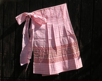 Gift For Mom, Vintage Apron . 1960s Pink Gingham Embroidery & Openwork, Pleated Half Apron