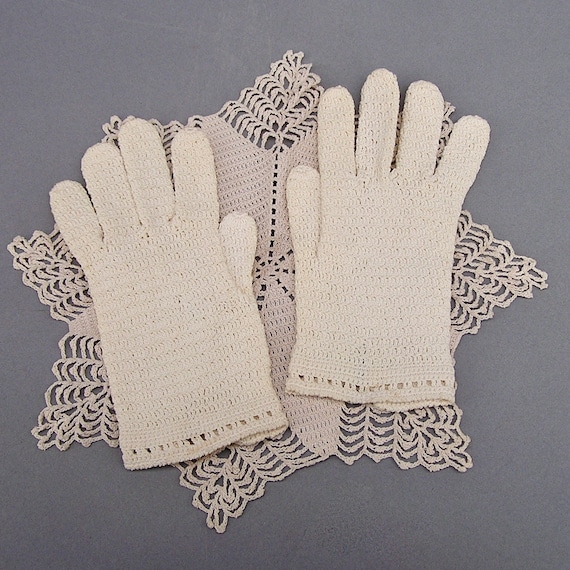 Vintage Crochet Gloves . Hand Made in Italy - image 1