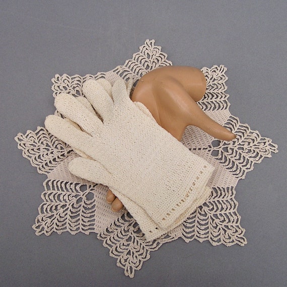 Vintage Crochet Gloves . Hand Made in Italy - image 2