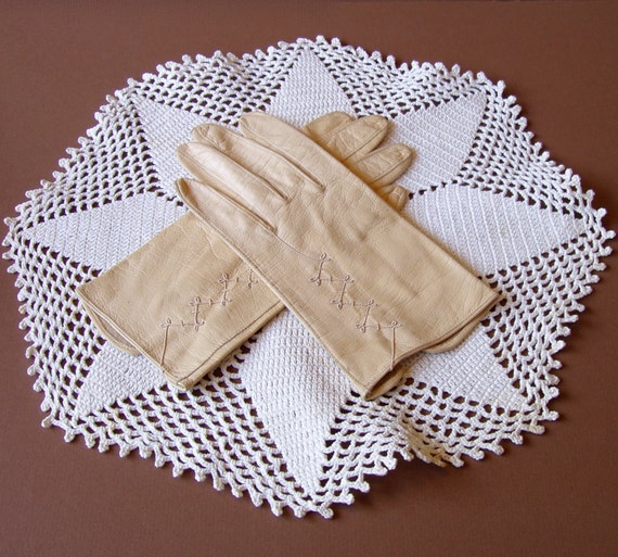 Vintage Taupe Soft Leather Gloves . J.W. Robinson… - image 2