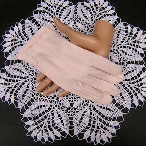 Vintage Pale Pink Nylon Gloves. with Scallop Detail on Wrist