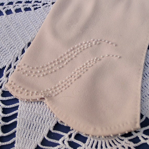 Vintage Bone / Beige Nylon Gloves with Curvy Wris… - image 4