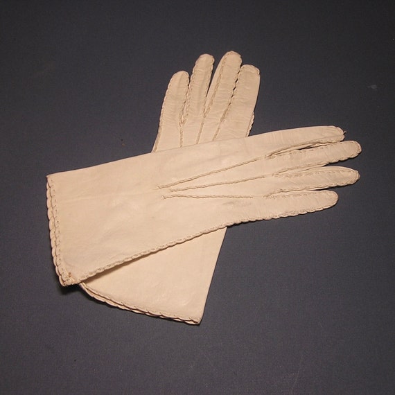 Vintage Off White Leather Gloves - image 1