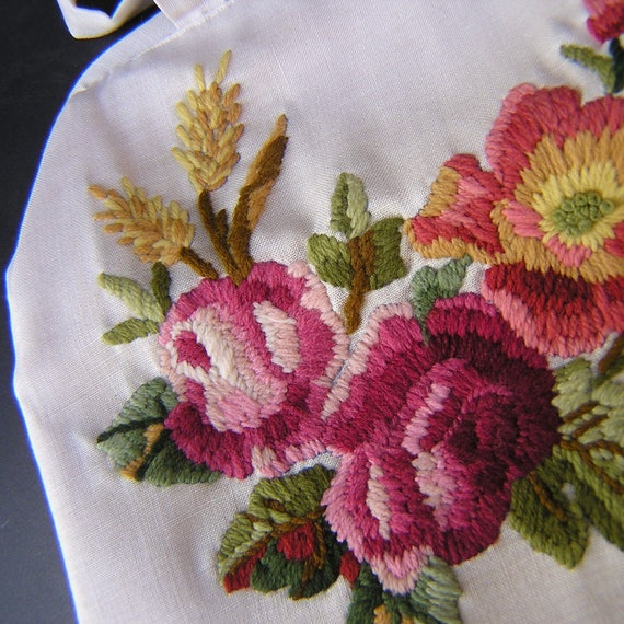 Vintage Floral Embroidery Purse - image 5